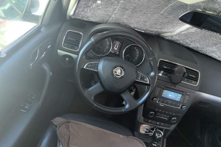 Used Skoda Yeti 2014 1.8TSI DSG Polar Edition Steering Wheel
