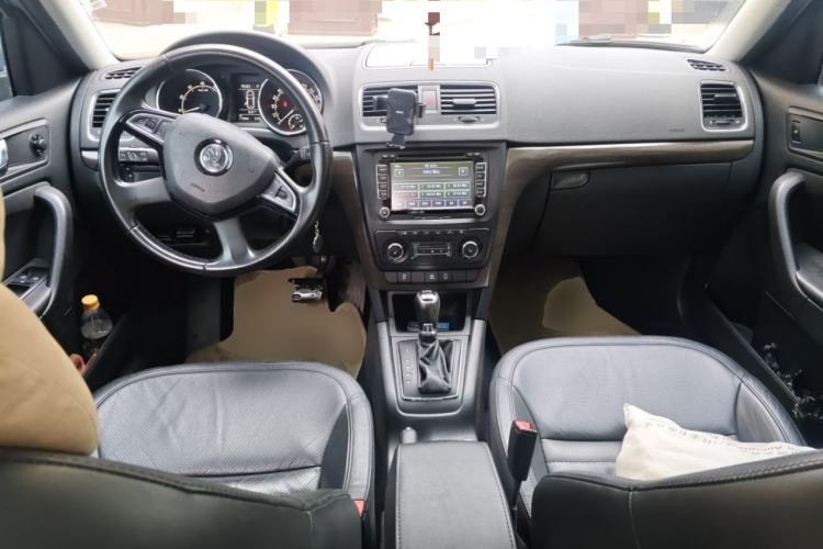 Used Skoda Yeti 2014 1.8TSI DSG All-Wheel Drive Edition Center Console