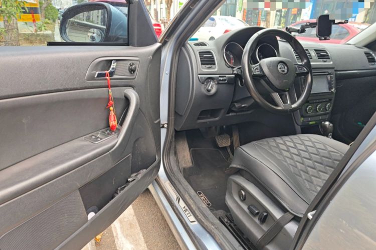 Used Skoda Yeti 2014 1.4 TSI DSG Phantom Edition Driver Seat