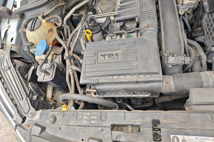 Used Skoda Yeti 2014 1.4 TSI DSG Phantom Edition Engine Bay Right