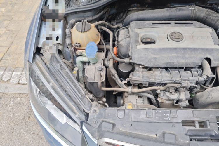 Used Skoda Yeti 2014 1.8TSI DSG All-Wheel Drive Edition Engine Bay Right