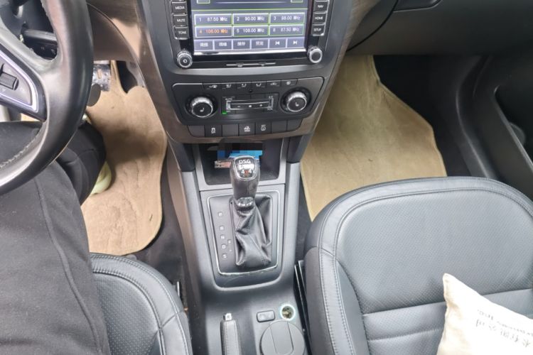 Used Skoda Yeti 2014 1.8TSI DSG All-Wheel Drive Edition Gear Lever