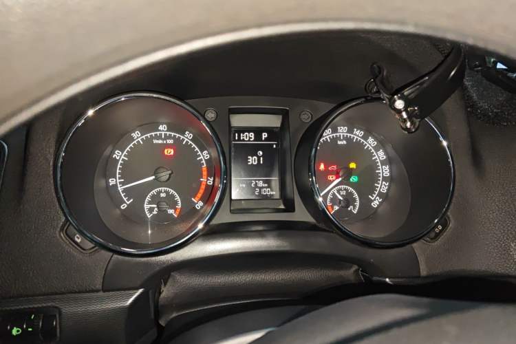 Used Skoda Yeti 2014 1.4TSI DSG Vibrant Edition Instrument Cluster