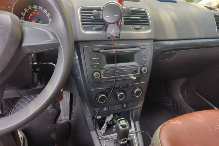 Used Skoda Yeti 2014 1.4TSI DSG Vibrant Edition Audio And AC Panel