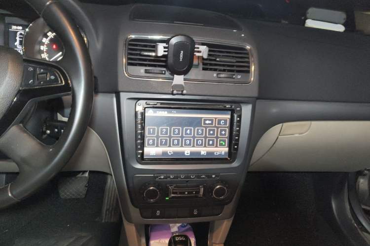 Used Skoda Yeti 2014 1.4 TSI DSG Polar Edition Audio And AC Panel