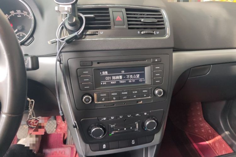 Used Skoda Yeti 2014 1.4TSI Manual Polar Edition Audio And AC Panel
