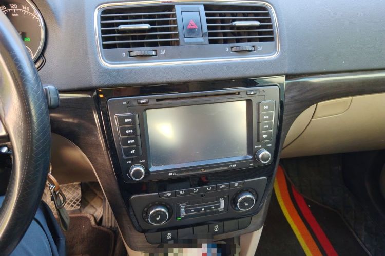 Used Skoda Yeti 2014 1.4TSI DSG All-Wheel Drive Version Audio And AC Panel