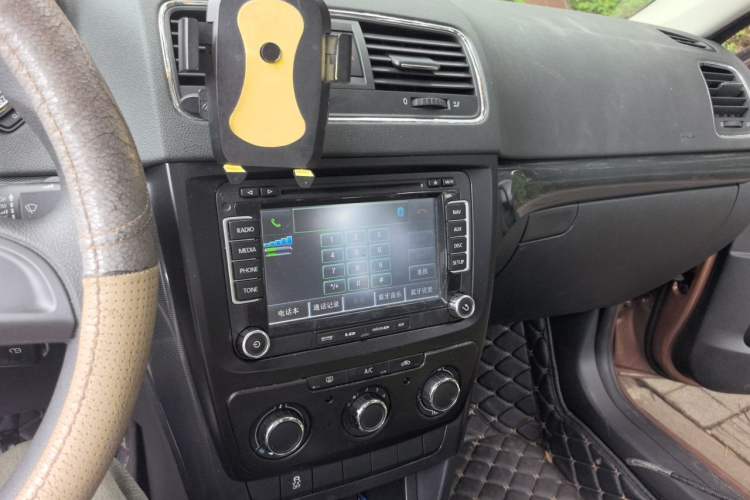 Used Skoda Yeti 2014 1.4TSI DSG Explorer Edition Audio And AC Panel
