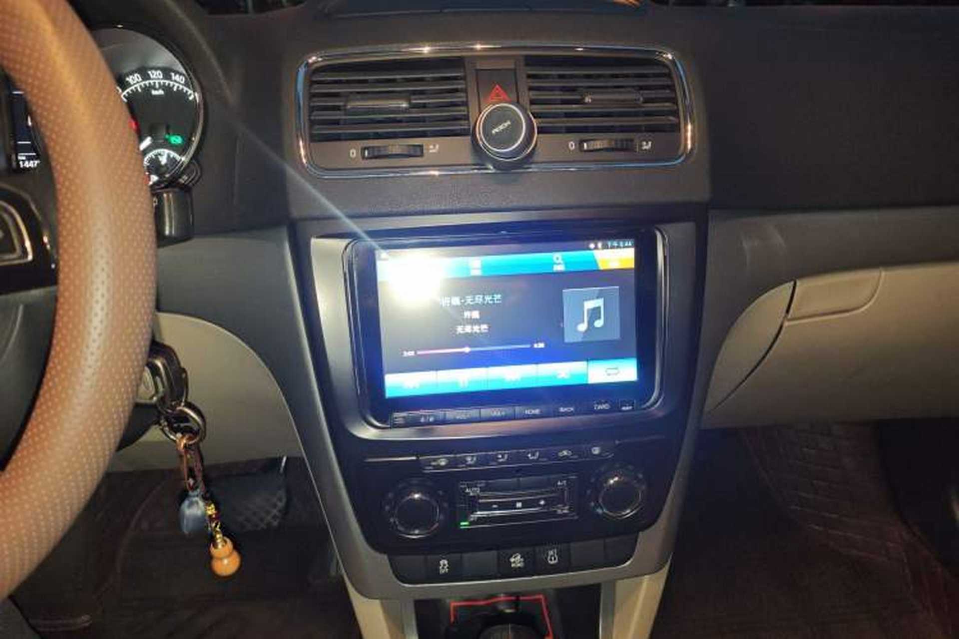 Used Skoda Yeti 2014 1.8TSI DSG Polar Edition Audio And AC Panel