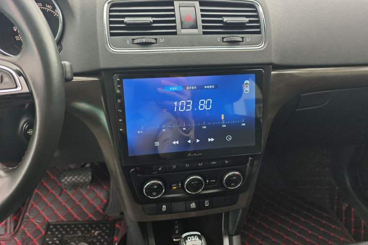 Used Skoda Yeti 2014 1.8TSI DSG All-Wheel Drive Edition Audio And AC Panel