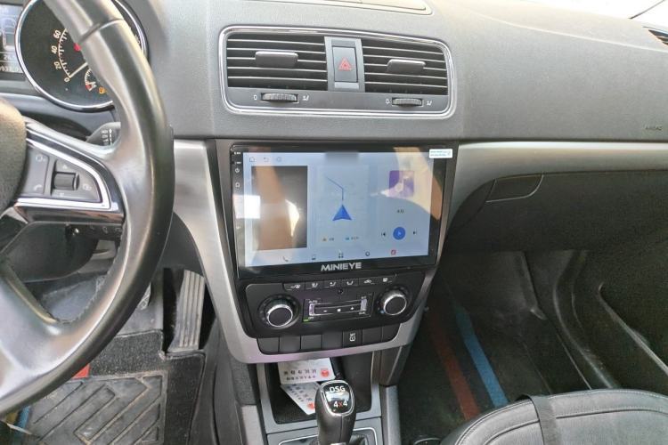Used Skoda Yeti 2014 1.8TSI DSG Polar Edition Audio And AC Panel