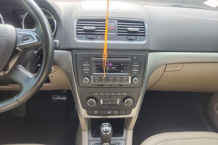 Used Skoda Yeti 2014 1.8TSI DSG Polar Edition Audio And AC Panel