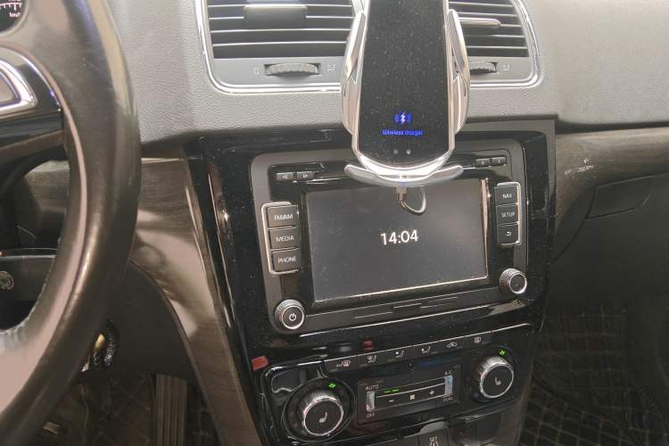 Used Skoda Yeti 2014 1.4TSI DSG All-Wheel Drive Version Audio And AC Panel