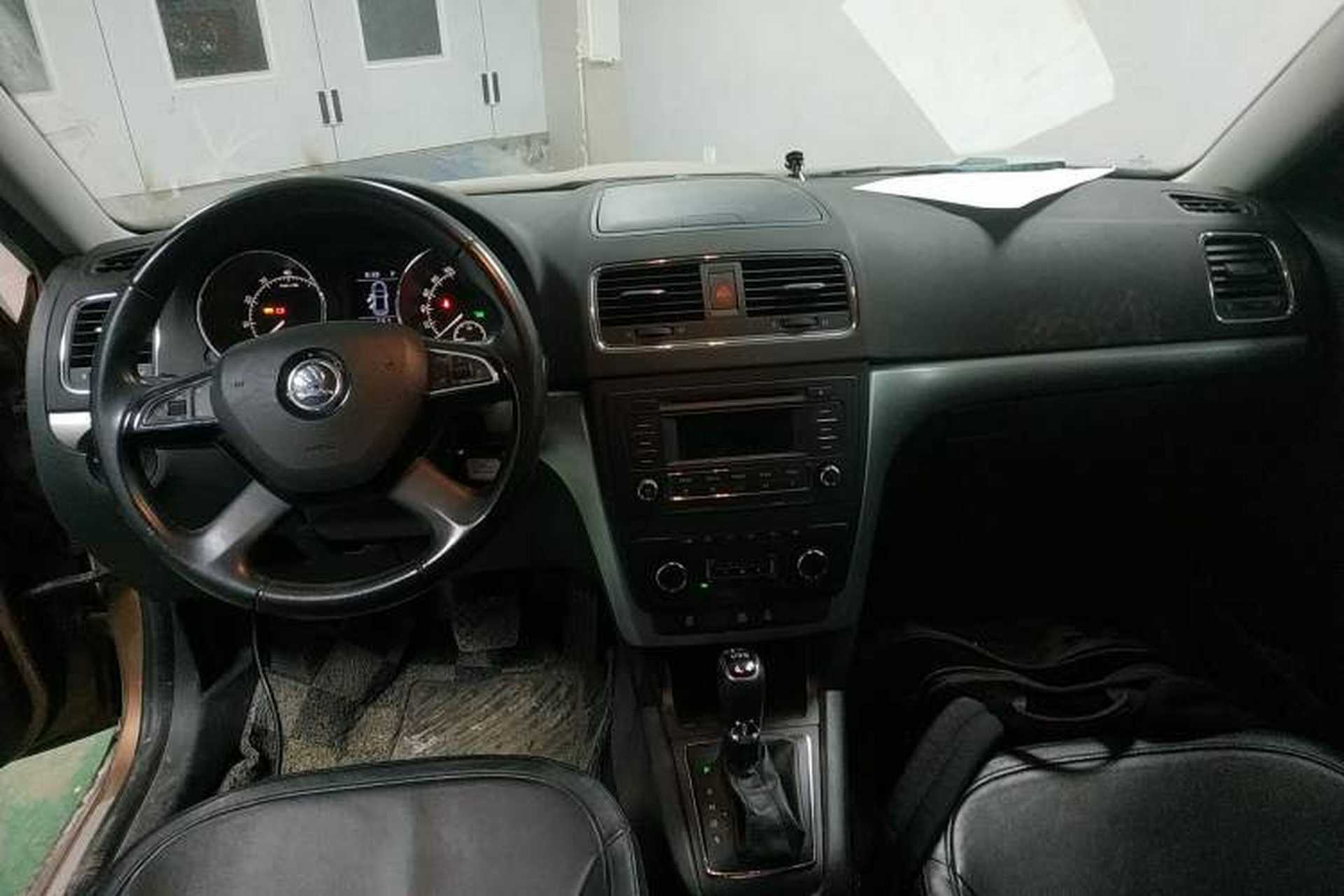 Used Skoda Yeti 2014 1.8TSI DSG Polar Edition Center Console