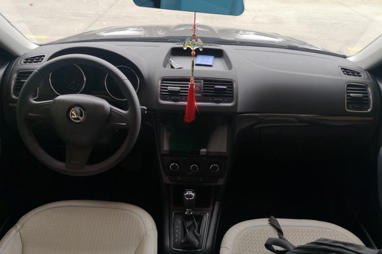 Used Skoda Yeti 2014 1.4TSI DSG Vibrant Edition Center Console