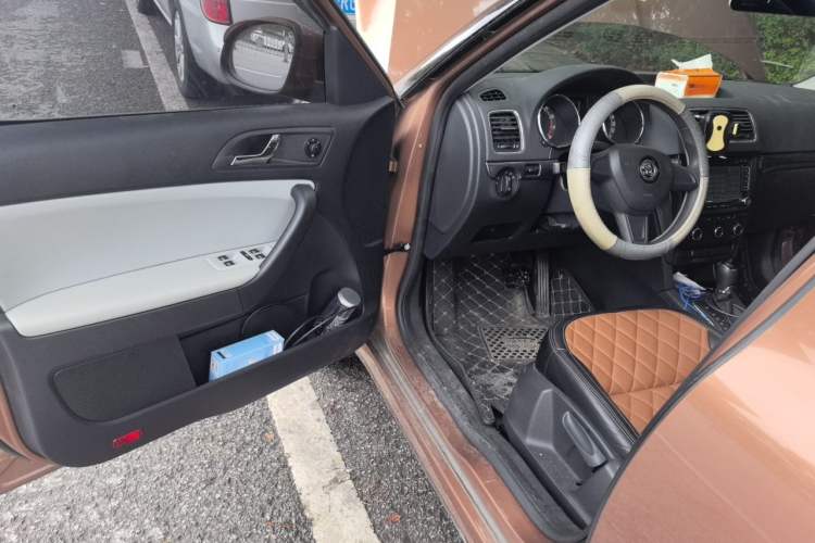 Used Skoda Yeti 2014 1.4TSI DSG Explorer Edition Driver Seat