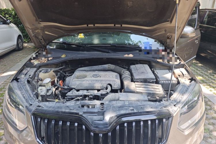 Used Skoda Yeti 2014 1.8TSI DSG Polar Edition Engine Bay