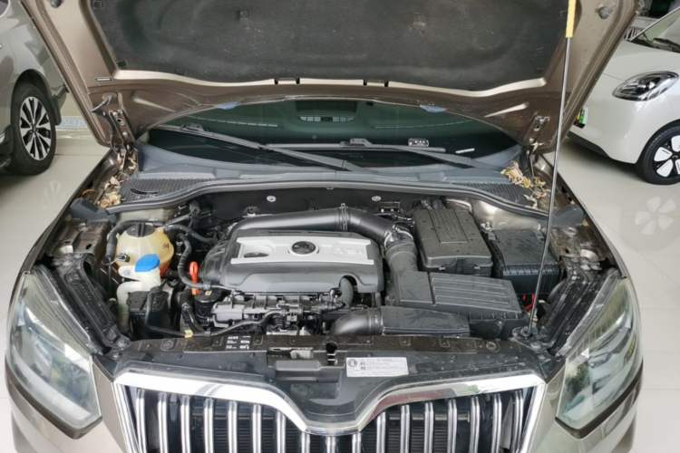 Used Skoda Yeti 2014 1.8TSI DSG Polar Edition Engine Bay