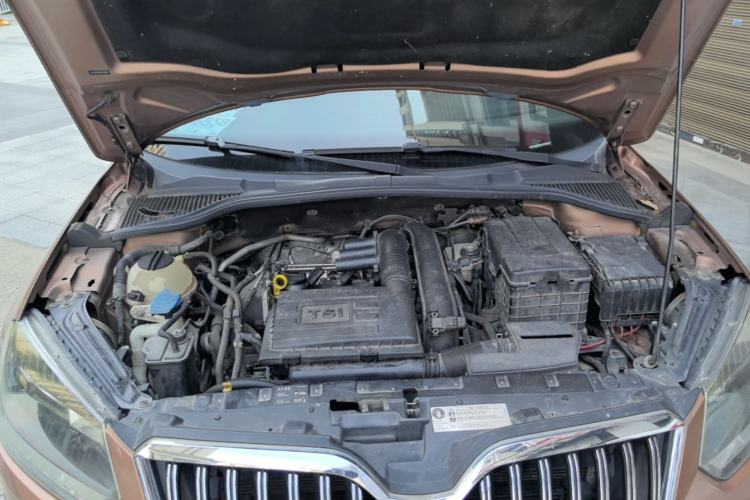 Used Skoda Yeti 2014 1.4 TSI DSG Polar Edition Engine Bay