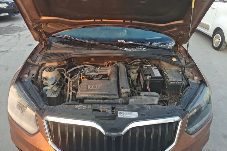 Used Skoda Yeti 2014 1.4TSI Manual Explore Edition Engine Bay