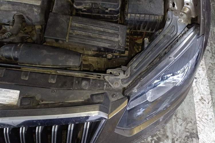 Used Skoda Yeti 2014 1.8TSI DSG All-Wheel Drive Edition Engine Bay Left