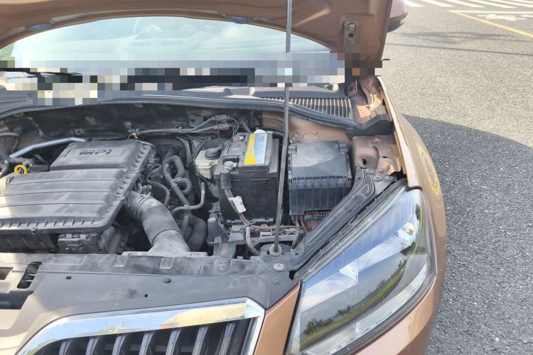 Used Skoda Yeti 2014 1.6L Manual Colorful Edition Engine Bay Left