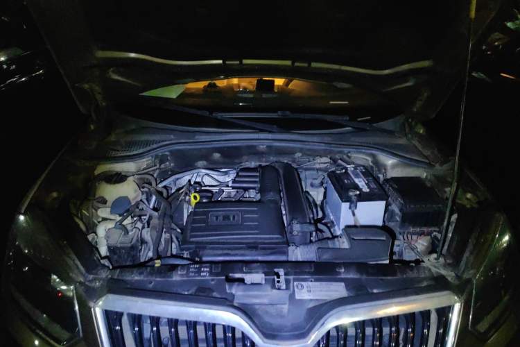 Used Skoda Yeti 2014 1.4TSI Manual Explore Edition Engine Bay