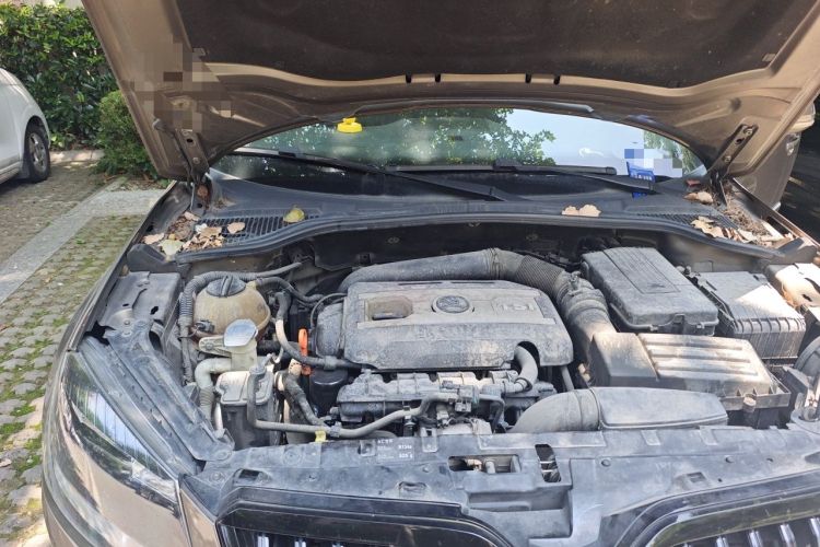 Used Skoda Yeti 2014 1.8TSI DSG Polar Edition Engine Bay Right