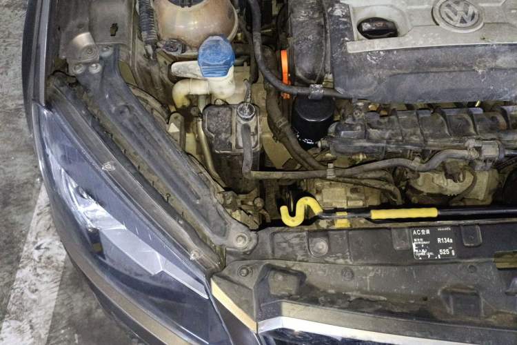 Used Skoda Yeti 2014 1.8TSI DSG All-Wheel Drive Edition Engine Bay Right