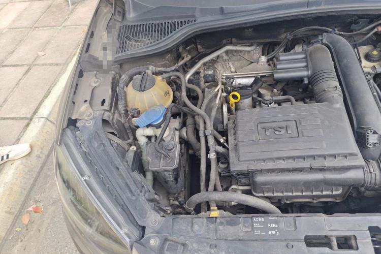 Used Skoda Yeti 2014 1.4TSI DSG Explorer Edition Engine Bay Right