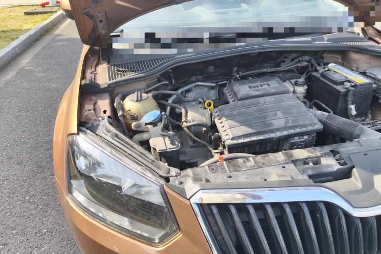 Used Skoda Yeti 2014 1.6L Manual Colorful Edition Engine Bay Right