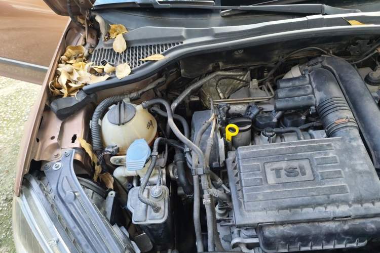 Used Skoda Yeti 2014 1.4 TSI DSG Polar Edition Engine Bay Right