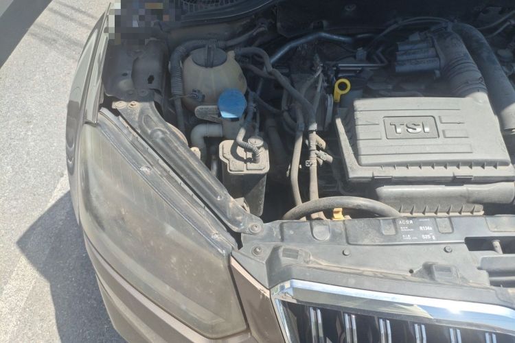 Used Skoda Yeti 2014 1.4 TSI DSG Polar Edition Engine Bay Right
