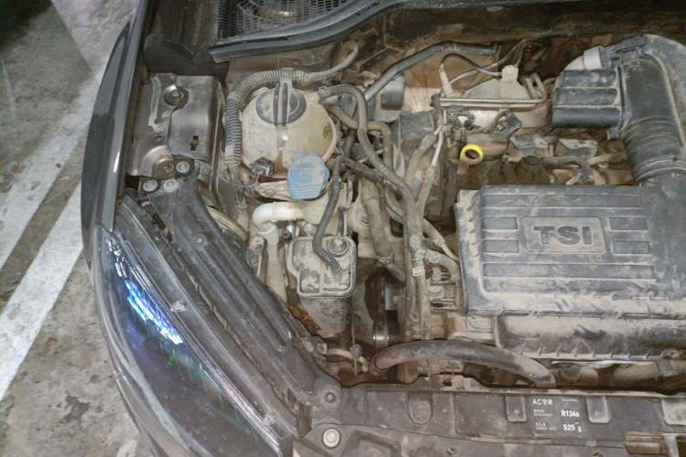Used Skoda Yeti 2014 1.4 TSI DSG Polar Edition Engine Bay Right