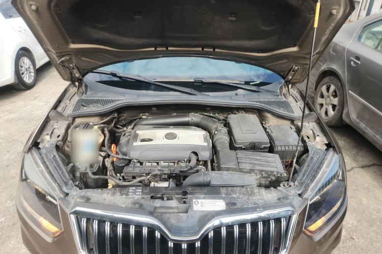 Used Skoda Yeti 2014 1.8TSI DSG Polar Edition Engine Bay