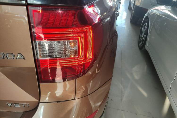 Used Skoda Yeti 2014 1.8TSI DSG Polar Edition Exterior 2