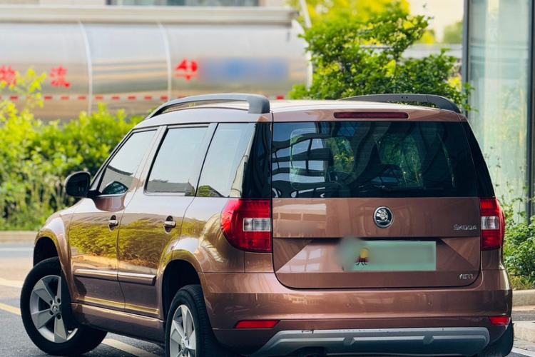 Used Skoda Yeti 2014 1.6L Manual Colorful Edition Exterior 2