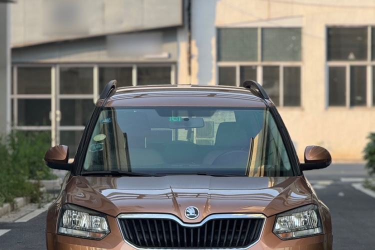 Used Skoda Yeti 2014 1.6L Manual Colorful Edition Exterior 3