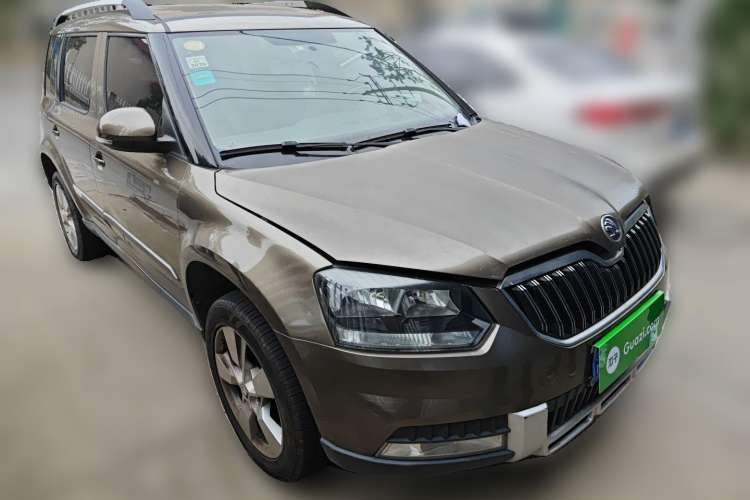 Used Skoda Yeti 2014 1.4TSI Manual Polar Edition Front Right 45 Deg