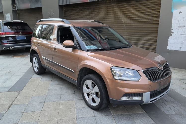 Used Skoda Yeti 2014 1.4 TSI DSG Polar Edition Front Right 45 Deg