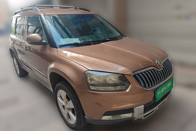 Used Skoda Yeti 2014 1.8TSI DSG Polar Edition Front Right 45 Deg