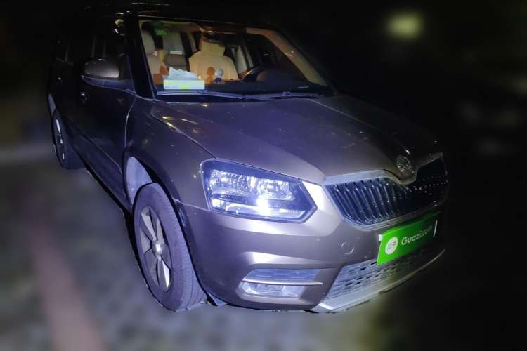Used Skoda Yeti 2014 1.4TSI Manual Explore Edition Front Right 45 Deg