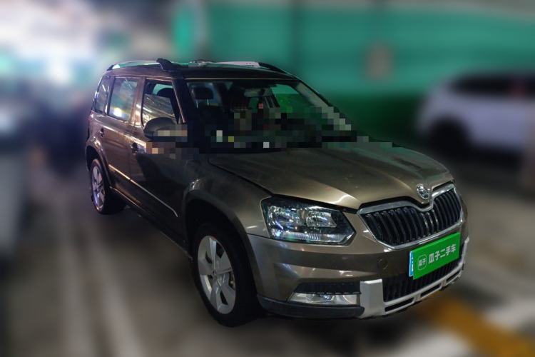 Used Skoda Yeti 2014 1.4 TSI DSG Polar Edition Front Right 45 Deg