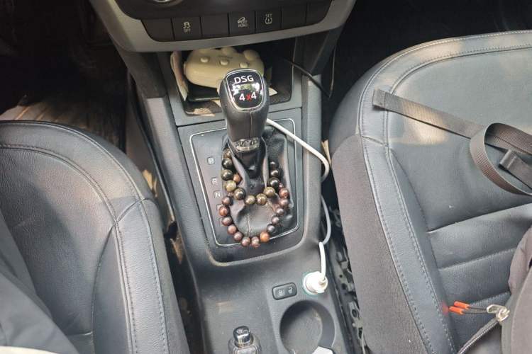 Used Skoda Yeti 2014 1.8TSI DSG Polar Edition Gear Lever