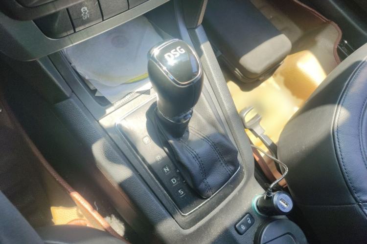 Used Skoda Yeti 2014 1.4 TSI DSG Polar Edition Gear Lever