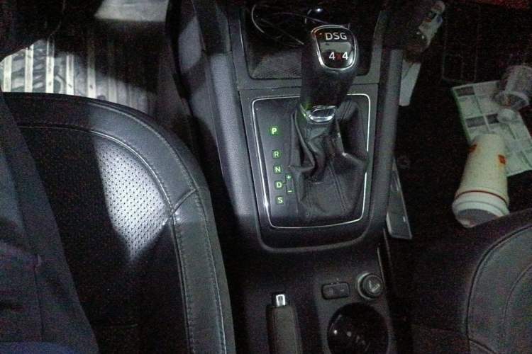 Used Skoda Yeti 2014 1.8TSI DSG All-Wheel Drive Edition Gear Lever