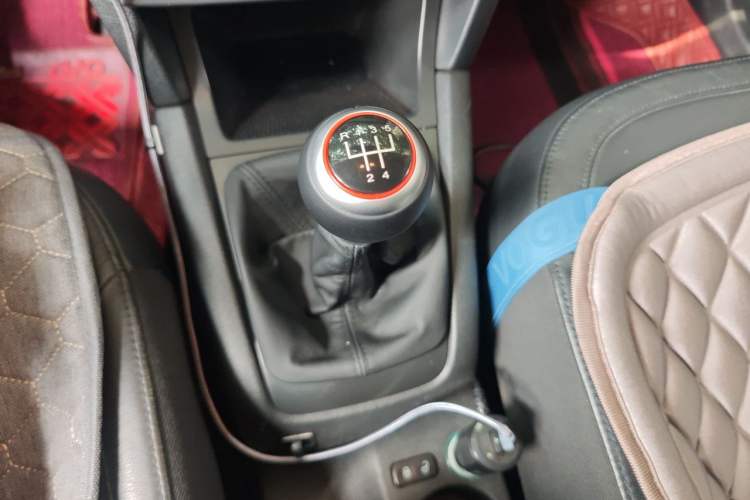 Used Skoda Yeti 2014 1.4TSI Manual Polar Edition Gear Lever