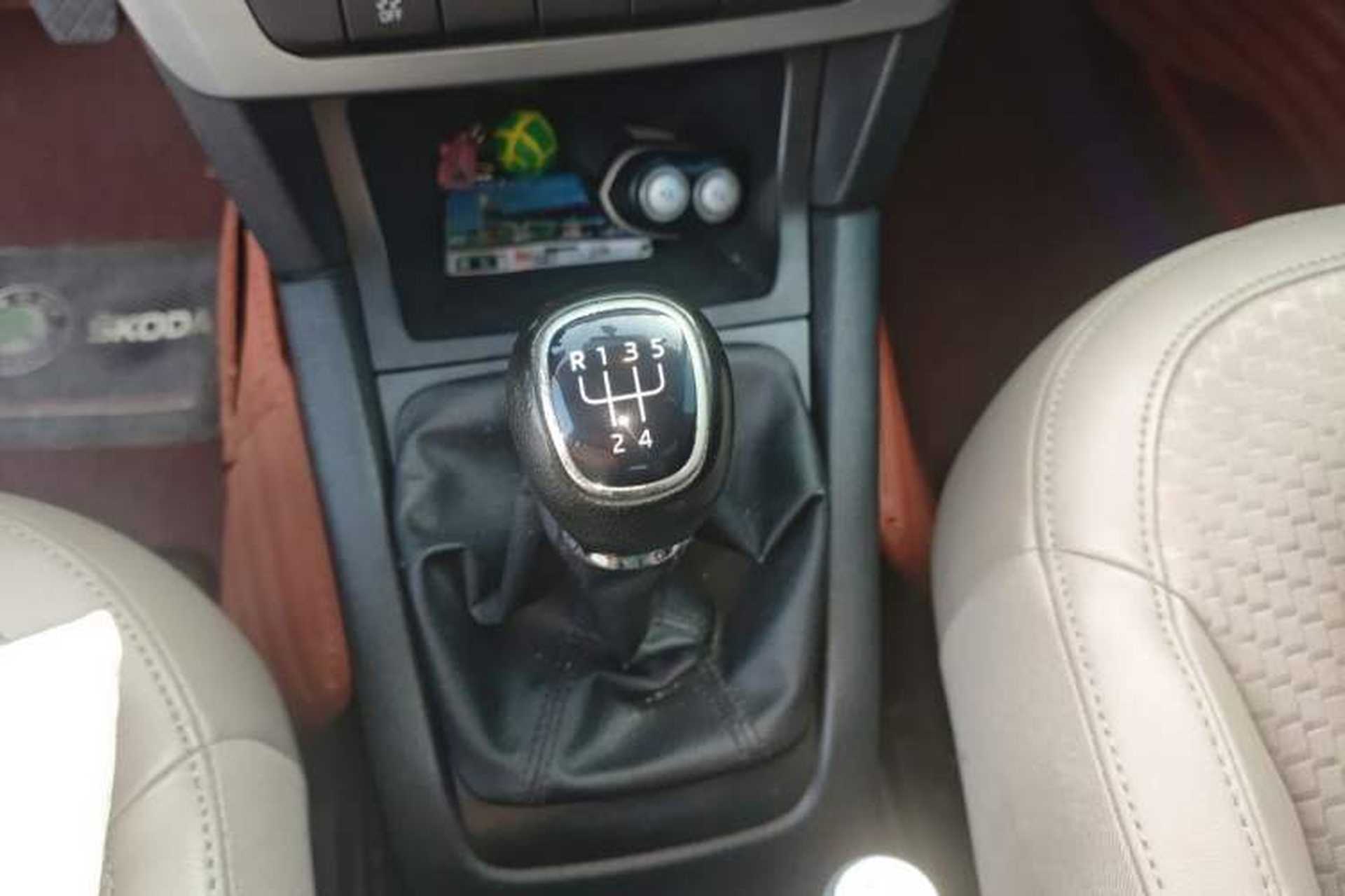 Used Skoda Yeti 2014 1.4TSI Manual Explore Edition Gear Lever