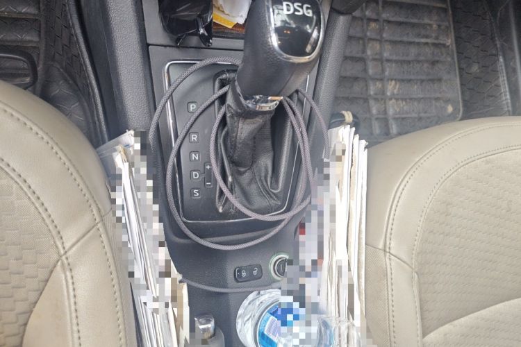 Used Skoda Yeti 2014 1.4TSI DSG Explorer Edition Gear Lever