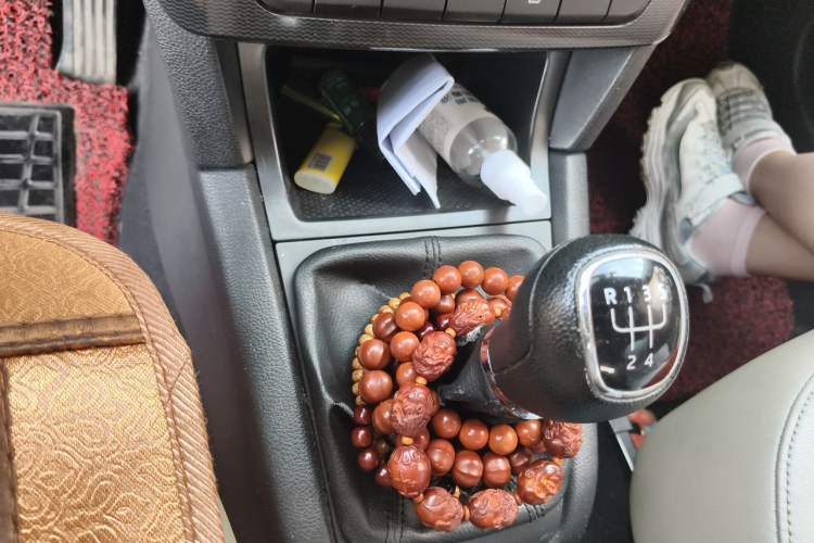 Used Skoda Yeti 2014 1.6L Manual Colorful Edition Gear Lever